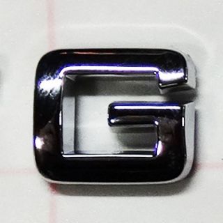 Lettre adhésive chromée G