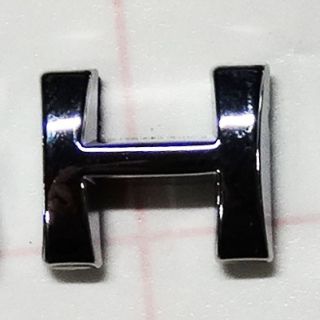 Lettre adhésive chromée H