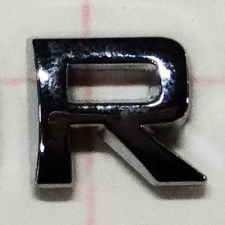 Lettre adhésive chromée R